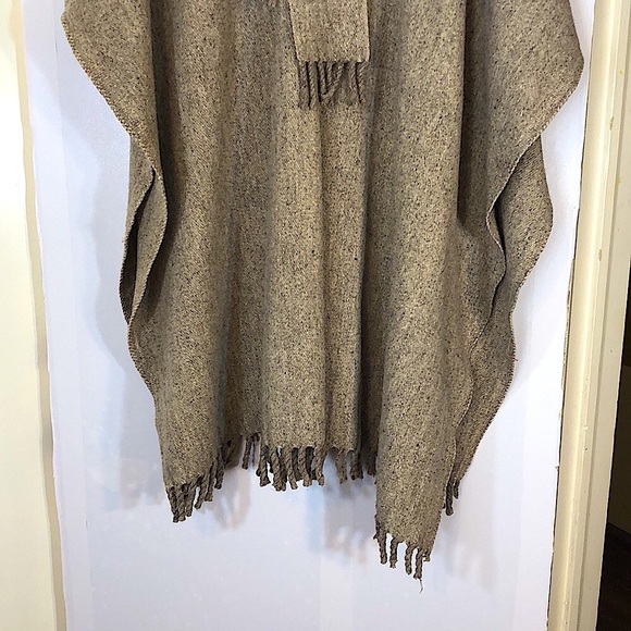 Vintage Aztec South American Art Printed Wool Fringe Blanket Cap --- One… - Picture 4 of 16